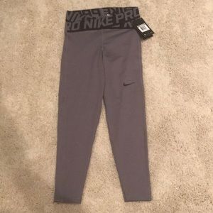 NWT NIKE WOMEN’S dri-fit stretch leggings